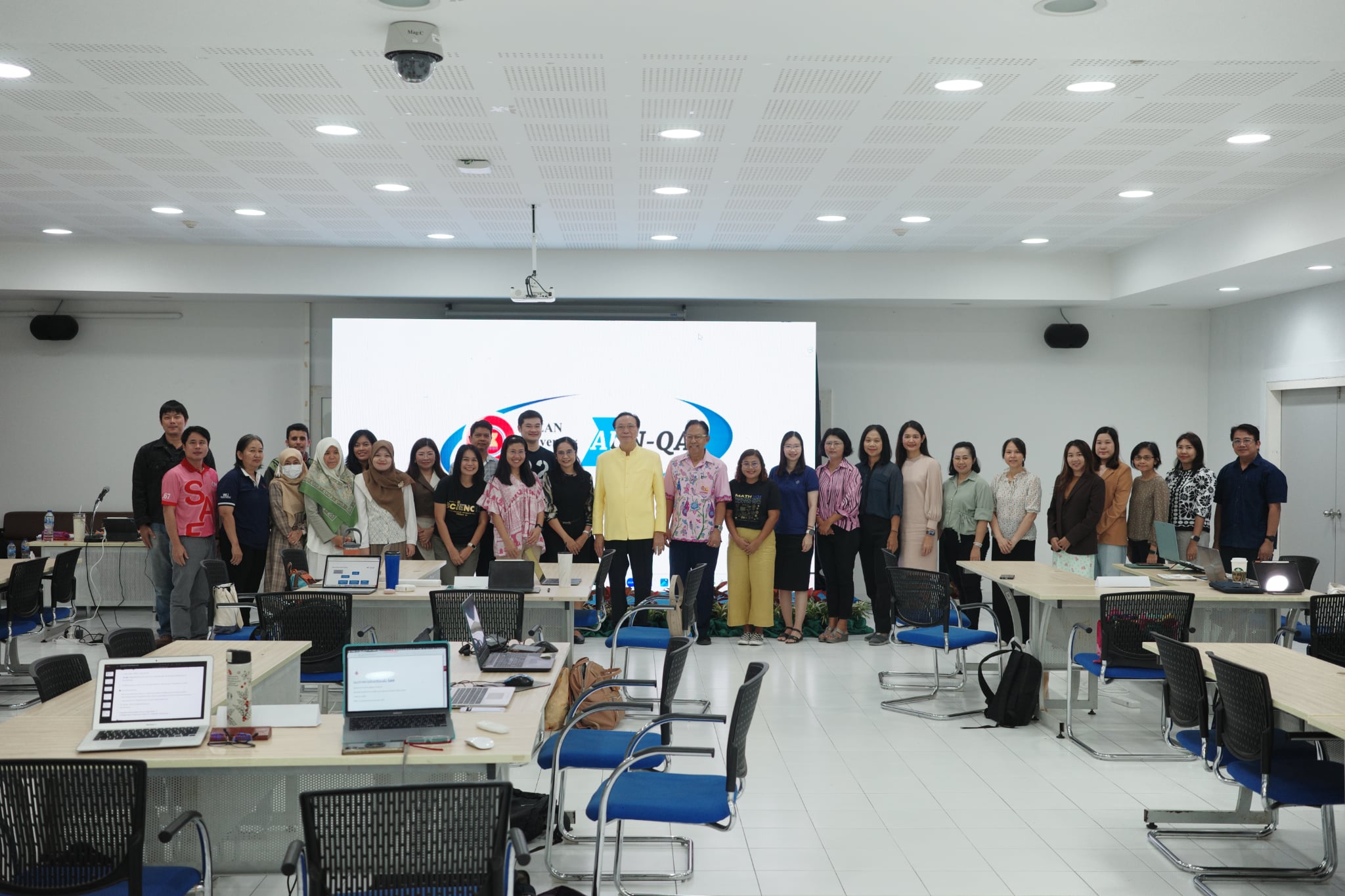 ประกันคุณภาพการศึกษา มวล. จัดอบรมเชิงปฏิบัติการหัวข้อ "“การเขียนรายงานการประเมินตนเอง (SAR) ระดับหลักสูตร ตามเกณฑ์ AUN-QA” เพื่อเตรียมความพร้อมสู่การประเมินคุณภาพระดับอาเซียน"