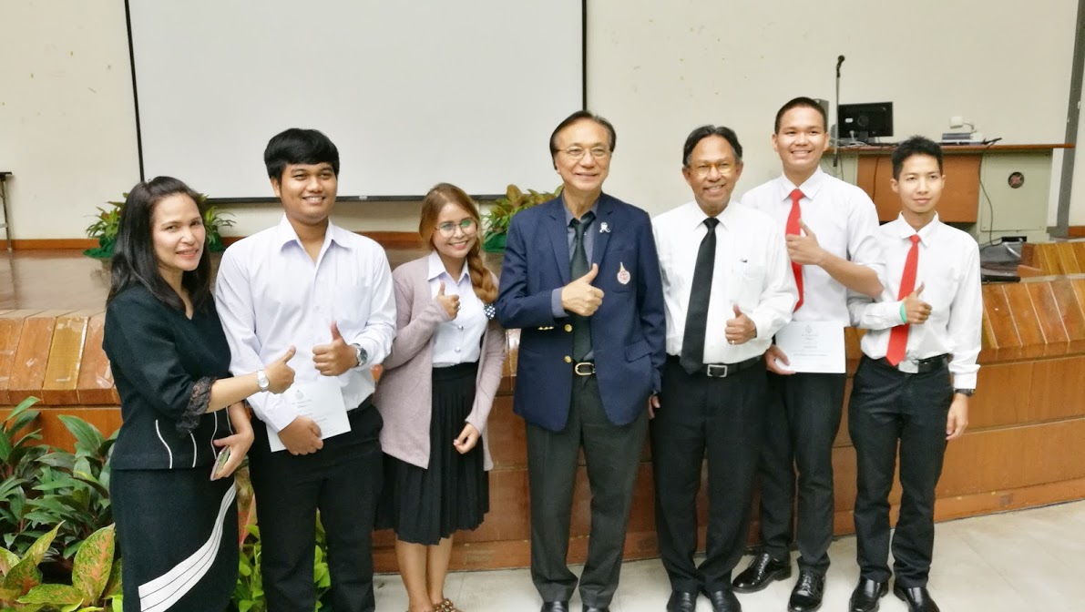 กิจกรรม WU Honors Club: อธิการบดีพบนักศึกษา ครั้งที่ 1 วันที่ 15 มิ.ย. 2560