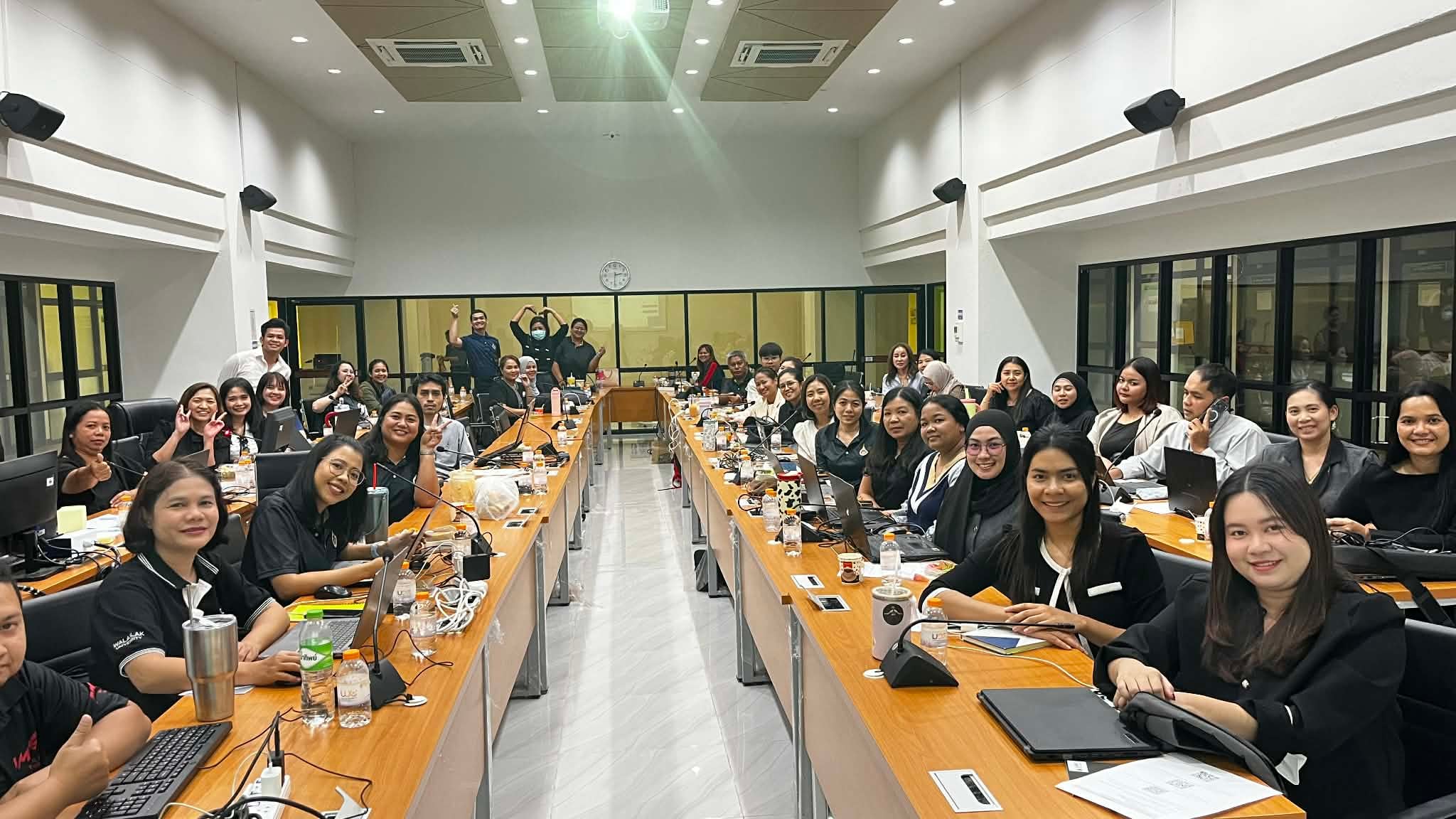 ประชุม เรื่อง "การเชื่อมโยงข้อมูลระบบ CISA, UNICON, WU HRMS ในกระบวนการจัดทำและปรับปรุงหลักสูตร"