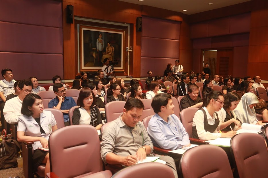 โครงการบรรยาย เรื่อง การพัฒนาการเรียนการสอนที่ใช้ภาษาอังกฤษเป็นสื่อ วันที่ 28 เม.ย. 2560