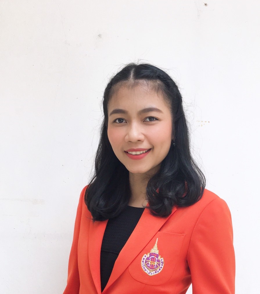 อ.อุษา.jpg