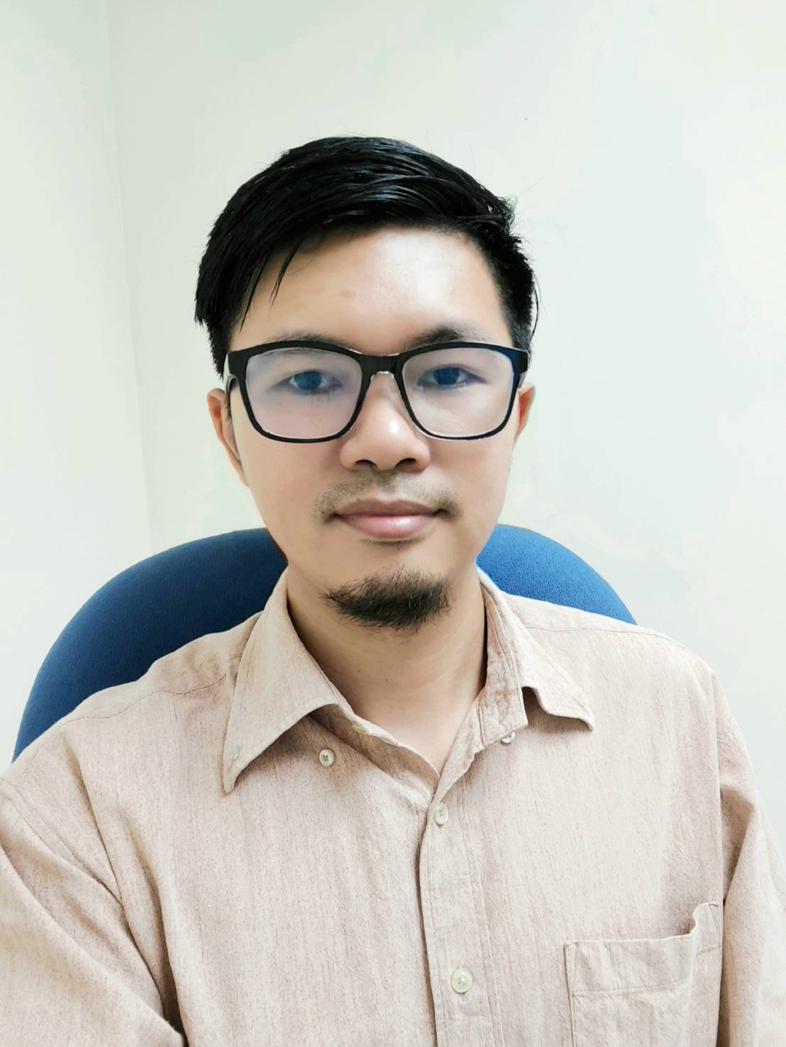 อาจารย์ธเนศ.jpg